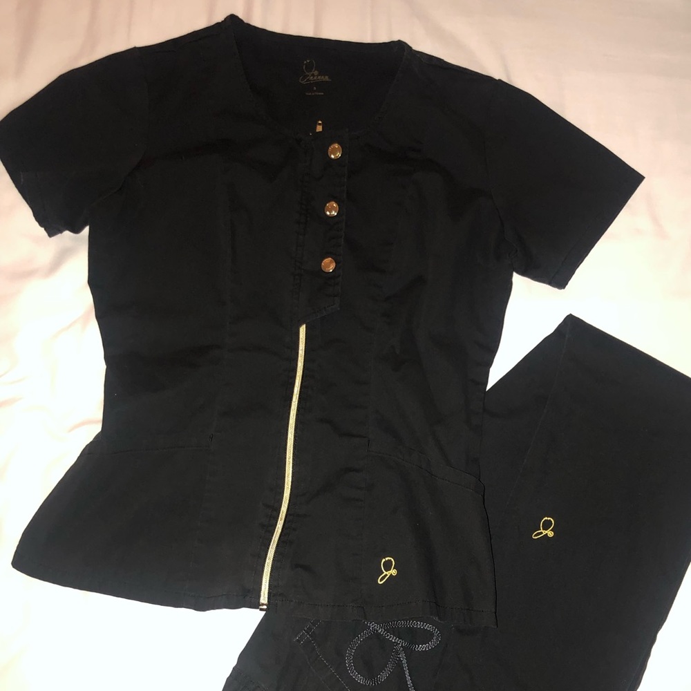 Jaanuu Scrub set